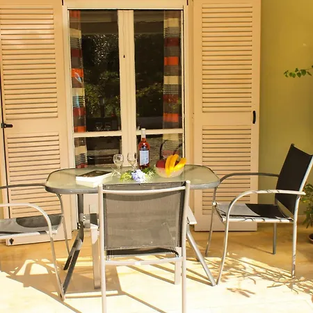 Amalia Apartment Peritheia